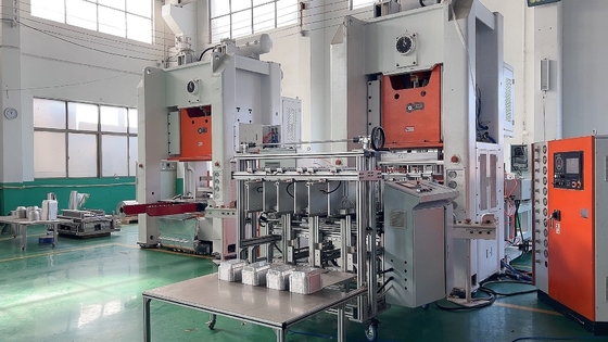 comprar Fabricante automático de contenedores de papel de aluminio Siemens Motors Control PLC con capacidad de 4 cavidades online manufacture