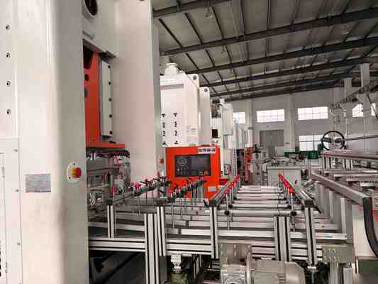 comprar LK-T80 Máquina de contenedores de papel de aluminio con diseño de 4 cavidades para 12000pcs/hora de producción utilizando acero de alta precisión Fabricación en línea