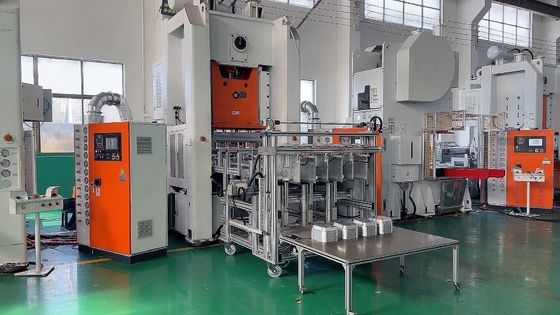 12000 piezas/hora Producción Producción Máquina de fabricación de bandejas de papel de aluminio totalmente automática