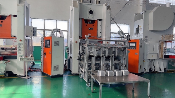 Certificación CE 80TON 12000 Pcs/hora Máquina para hacer contenedores de papel de aluminio