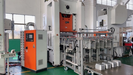 Cuatro cavidades de aluminio en el contenedor de papel de aluminio haciendo la máquina de consumo de energía H-tipo fácil operación