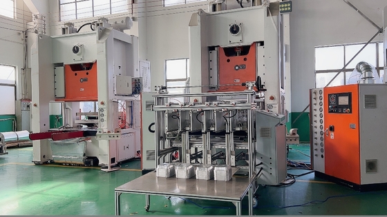 12000 PCS/H Máquina de contenedores de papel de aluminio con consumo de aire no inferior a 0,8Mpa