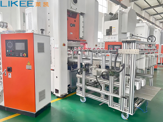 4 maneras máquina de fabricación de paneles desechables de papel de aluminio 12000 pcs / hora capacidad de producción