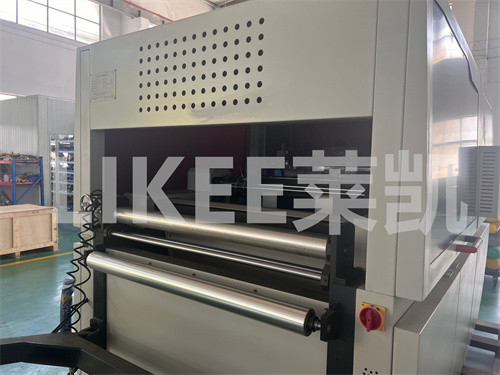 Máquina automática de corte a presión de papel de papel de aluminio LKD970*640
