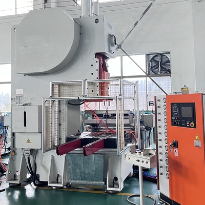 Máquina para hacer bandejas de papel de aluminio de 3 cavidades