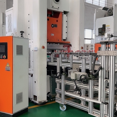 Máquina de fabricación de placas de papel de aluminio de 35-70 trazos/min con potencia de compresor de 26 kW y más de 10 años de vida útil