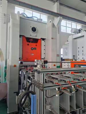 Máquina perforadora de recipientes de alimentos LK-T80 con cambio rápido de molde y cambio en 15 minutos por un operador