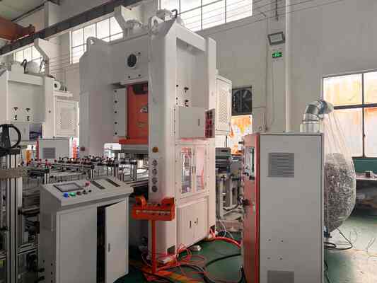 LK-T80 Máquina para hacer papel de aluminio con pantalla táctil Mitsubishi PLC Prensa de 80 toneladas y molde de 4 cavidades
